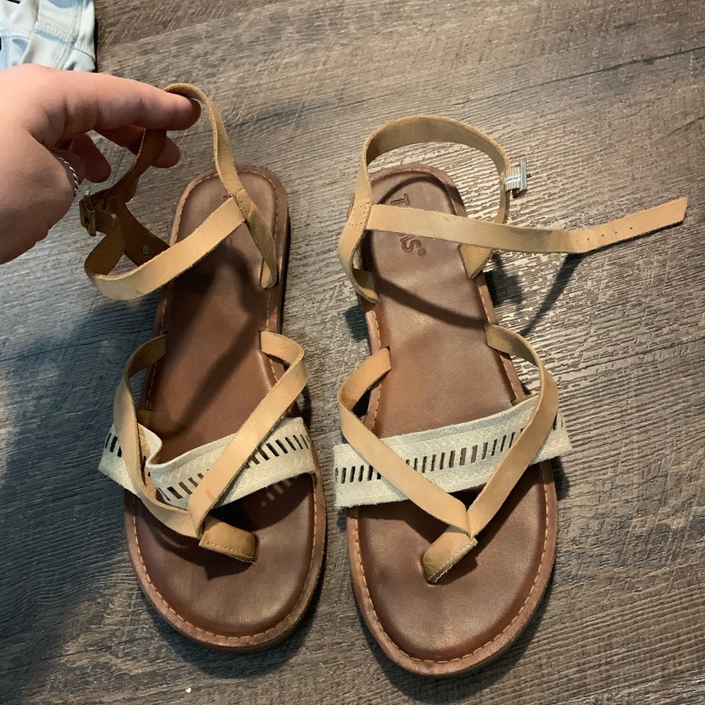 Toms sandals